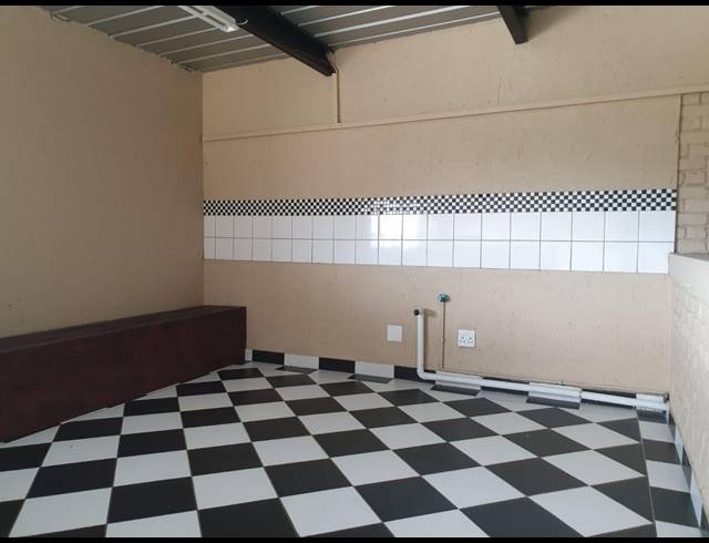 167M² WAREHOUSE TO LET IN POMONA